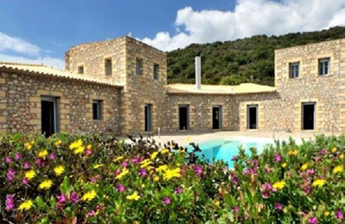 Kardamyli Villa | 7 bedroom Stonehouse Villa for rent