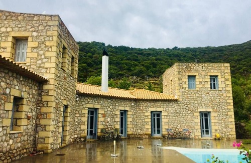 Kardamyli Villa | 7 bedroom Stonehouse Villa for rent