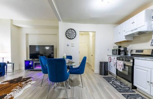 West New York Apartment | 7 Beds Near NYC KingBed Backyard & 2 Parking Spots
