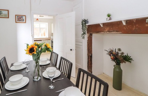 Penrith House | 7 LONSDALE TERRACE, character holiday cottage in Penrith