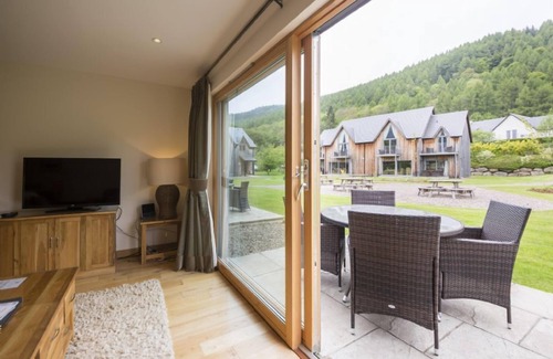 Kenmore Cottage | 7 Maxwells - sleeps 4 guests in 2 bedrooms