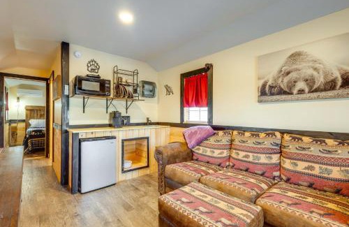 Sevierville House | 7 Mi to Dollywood Cozy Cabin with Patio and Grill!