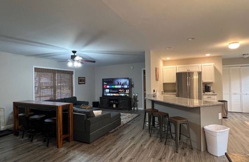 Kresgeville House | 7 min to Blue Mountain Ski Resort /Hot Tub