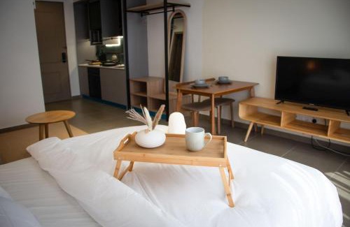 Sungai Penchala Apartment | 7 Mossaz skypool 5mins to 1U and Ikea atEmpire City