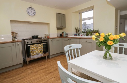 Sedbergh Cottage | 7 NEW STREET, pet friendly, with open fire in Sedbergh