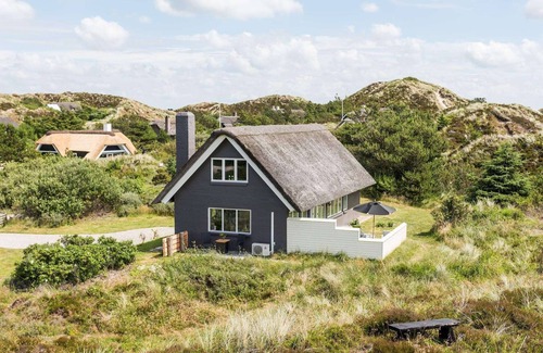 Henne Strand House | 7 person holiday home in Henne