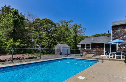 Sandwich House | 7 Raymond with pool- new listing