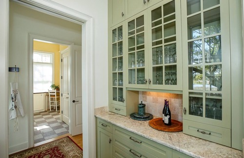 Vanderhorst Plantation House | 7 Rhetts Bluff: 6 Bedrooms, Pool & Dock, River & Marsh Views, Bike to Beach