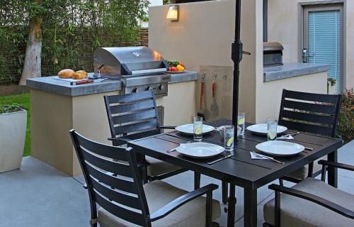 Uptown Design District Hotel | 7 Springs Inn & Suites