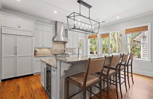 Vanderhorst Plantation House | 70 Forestay: 6 Bedrooms, Private Pool, Walk to Beach, Beach Gear/Bike Credit