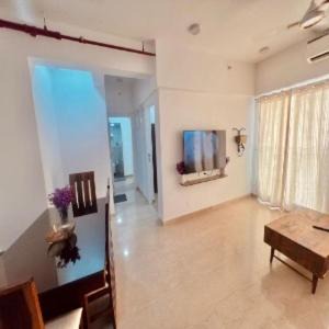 Mumbai Hotel | 702 The Abode-5 Star 2 BHK in Powai, Mumbai