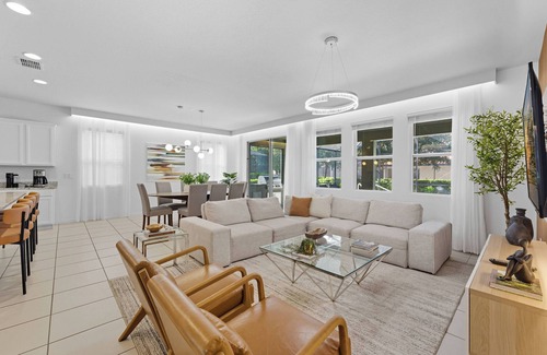 Loughman House | 7049 Solterra 6 bedrs 18guests pool summer kitchen