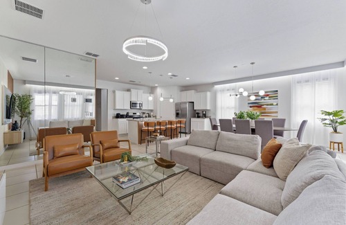 Loughman House | 7049 Solterra 6 bedrs 18guests pool summer kitchen