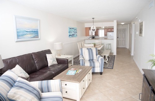 Holiday Isle Condo | 705 Destin on the Gulf Beach Chair Service Included, Owner managed