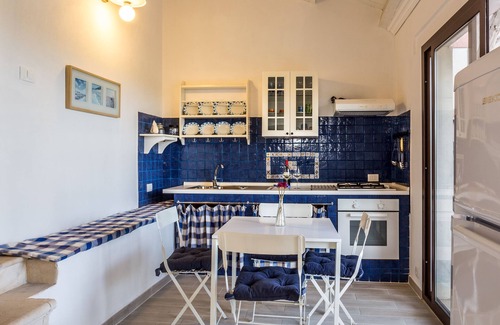 Syracuse Apartment | 70sqm Flat + 40 Sqm Terrace+ Exclusive Use Swimming Pool + Internet Wi Fi