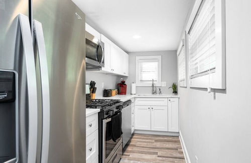 Hapeville House | 724B · The Blue Bungalow- Minutes to Downtown & Airport!