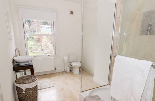 Malvern Cottage | 73 COWLEIGH ROAD, family friendly, with a garden in Malvern