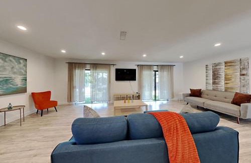 Orlando House | 7326-3-LF-Bungalow with lake view near Universal