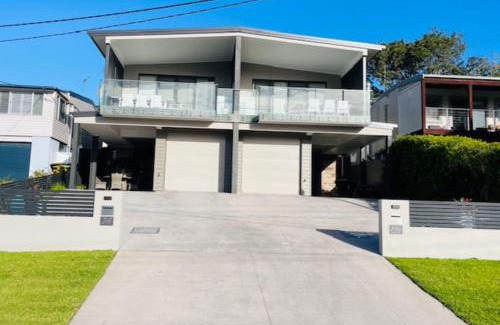 Corlette House | 75A Sandy Point Road