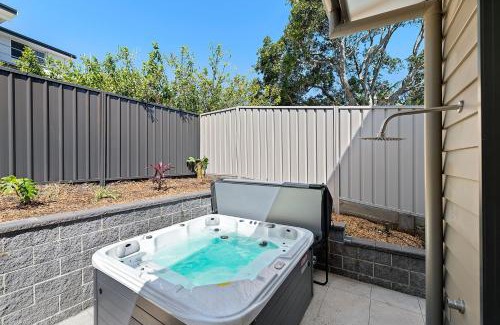 Corlette House | 75A Sandy Point Road