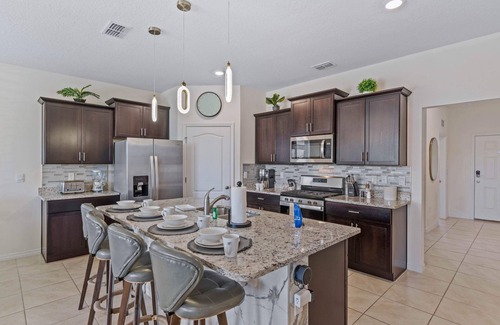 Loughman Cottage | 7659 Oakmoss Loop