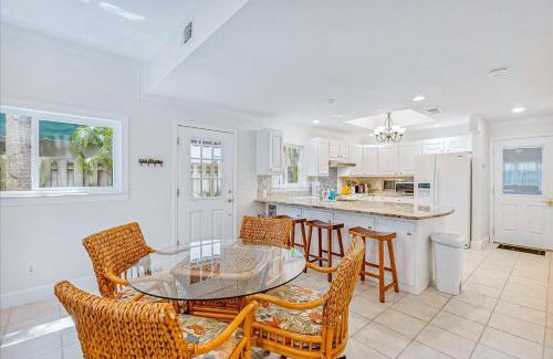Port Canaveral Villa | 7660 Ridgewood Ave