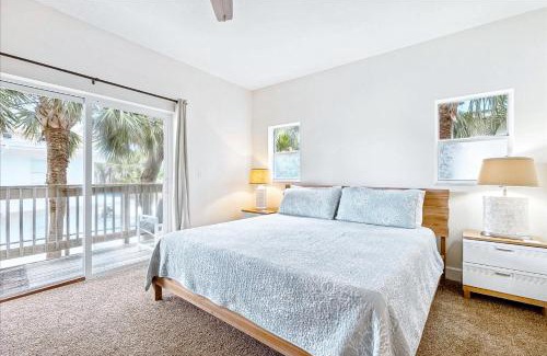 Port Canaveral Villa | 7660 Ridgewood Ave