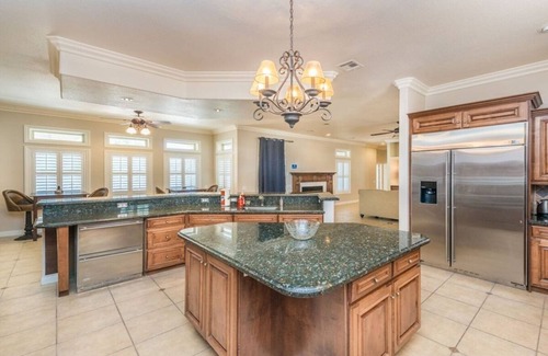 Paradise House | 777Rentals - 5BR/4.5Bath - Log Cabin Estate