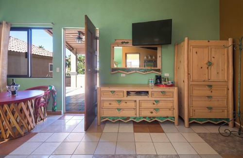 Loreto Villa | 7bdrm boutique hotel with AC, WiFi , heated pool convenient location.