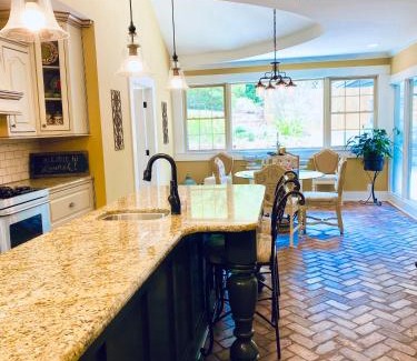 Laurel House | 7th Avenue Manor