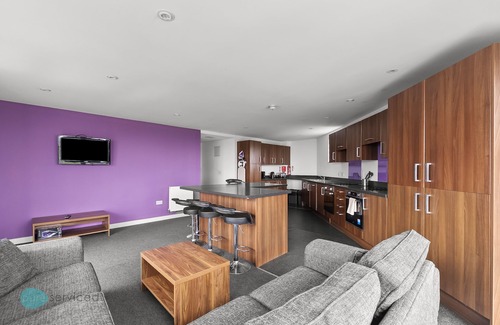 Plymouth Apartment | 8 Bed Apartment @ Derriford Stays by Pureserviced