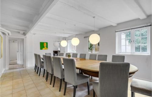 Kvaerndrup House | 8 Bedroom Beautiful Home In Kværndrup