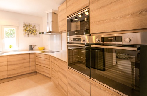 Balcon del Mar Villa | 8-bedroom beautiful villa. Walk to restaurants, shop. Swim-up bar, Bubbling Spa