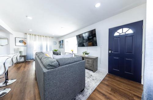 Willmore Apartment | 8 Beds Home with 4 Car Parking Space - Near DTLB