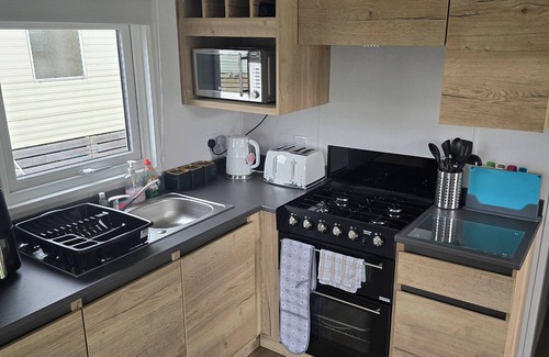 Morecambe House | 8 Berth Caravan free WiFi, Airfryer, Xbox 1