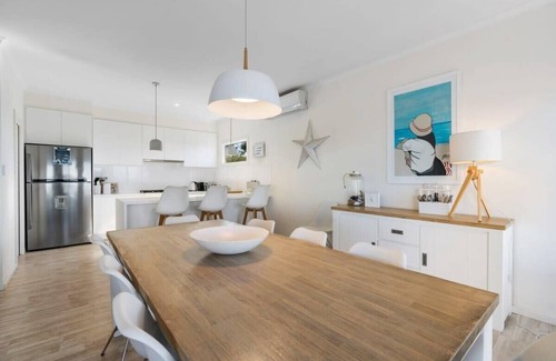 Encounter Bay House | 8 Davies St, Encounter Bay - Wi-Fi - Sea Views
