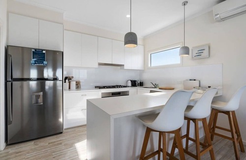 Encounter Bay House | 8 Davies St, Encounter Bay - Wi-Fi - Sea Views