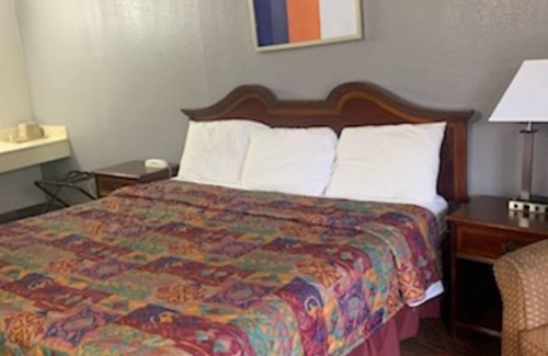 Americus Hotel | 8 Inn