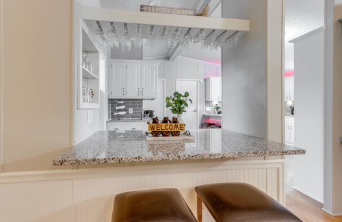 Linn Creek House | 8 Mi to Beach: Lake-View Haven in Linn Creek!