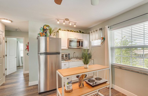 Panama City Apartment | 8 Mi to Beaches: Getaway w/Pool in Panama City!