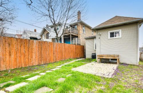 Oak Park House | 8 Mi to Chicago Oak Park Home with Fenced Backyard!