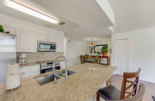 Kissimmee Condo | 8 Mi to Disney: Resort-Style Condo w/Pool Access