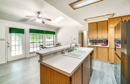 Cross Roads House | 8 Mi to Lewisville Lake: Peaceful Countryside Home