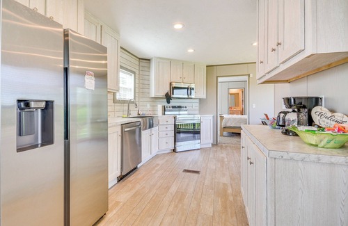Bedford House | 8 Mi to Main Street: Home w/Yard in Bedford!