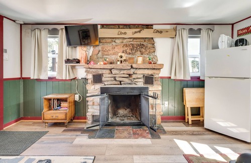 Drake Cabin | 8 Mi to Rocky Mountain Nat’l Park: Serene Escape