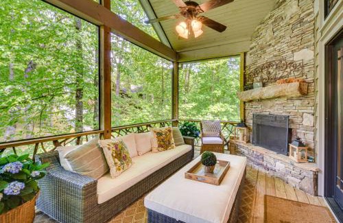 Cullowhee House | 8 Mi to Ski Sapphire! Multi-Level Family Retreat