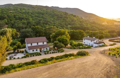 San Luis Obispo House | 8 Mile House Deluxe