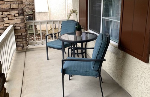 Clovis House | 8 min. to Oldtown Clovis CA Nice No Smoking home, HotTub and park across the str