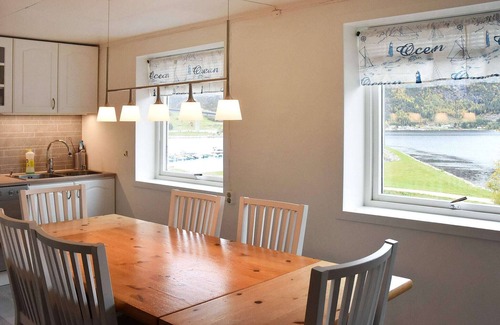 Snillfjord House | 8 person holiday home in Snillfjord-By Traum