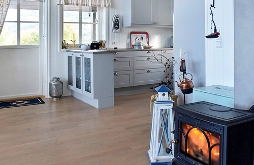 Torvikbukt House | 8 person holiday home in TORVIKBUKT